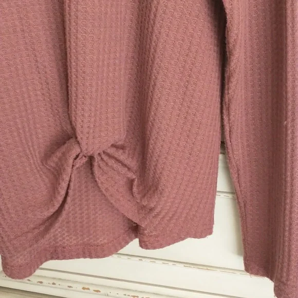 Like new! Waffle knit top, twist tie in front, size M, rust/brown - Picture 2 of 4